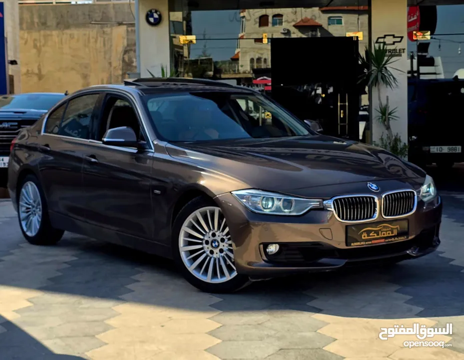 BMW 320i 2012 2000cc Luxury  جميع المواصفات
