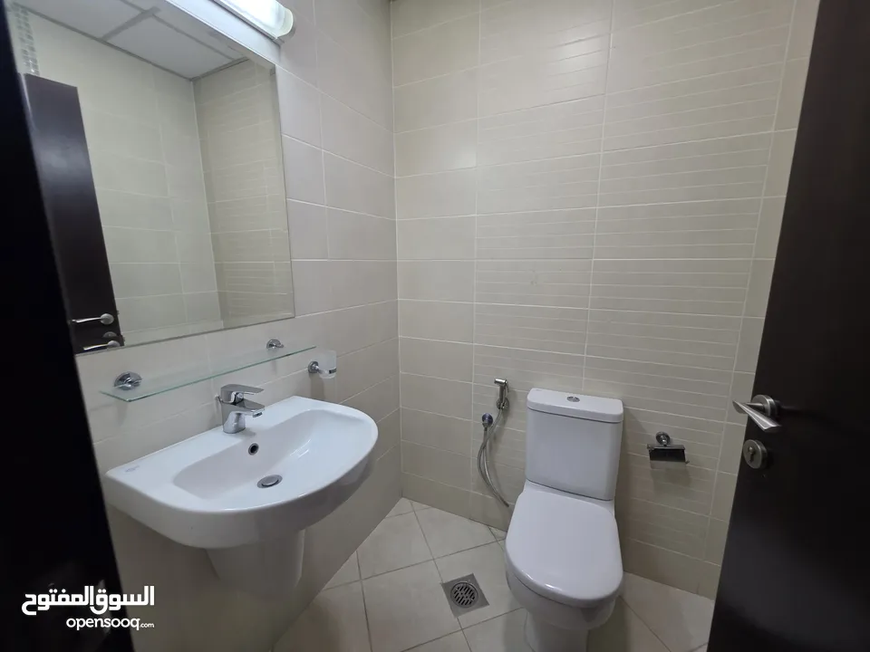 للإيجار شقة شامل في الجفير Flat inclusive for rent in Juffair