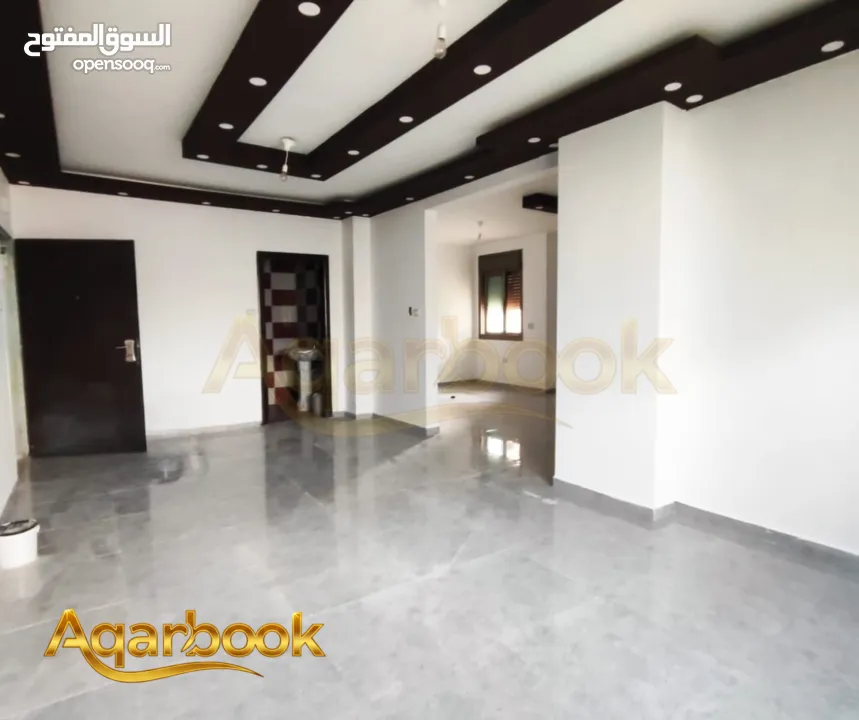 شقة مميزة للبيع في عين منجد شارع حنا نقارة – قرب مدرسة بال إنترناشونال