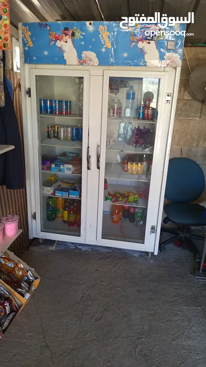 ثلاجة بقالة..حجم كبير ابواب عدد 2  للبيع مستعملة بدها مطور...وكل اشي فيها تمام ومروحة داخلية جديدة