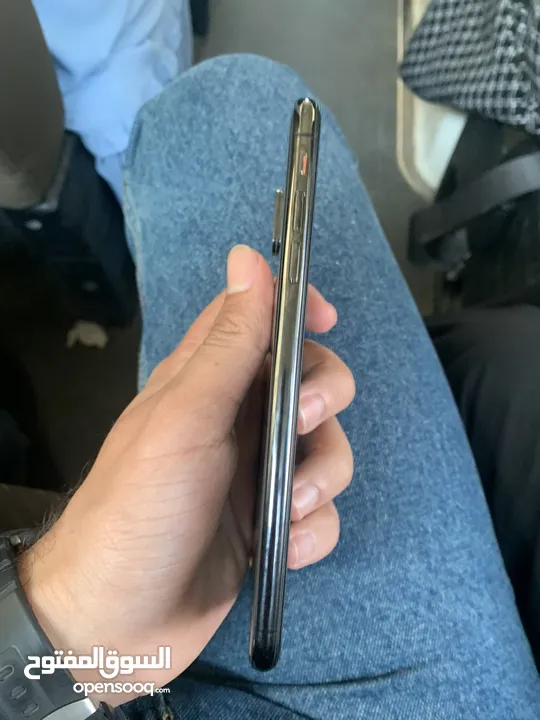 Xs max 256g   مش مفتوحB77