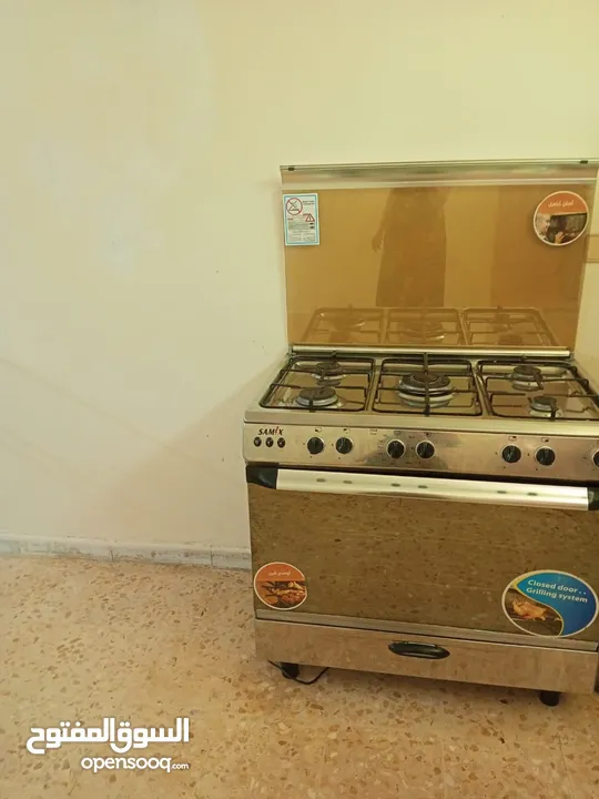 شقة مفروشة الحي الجنوبي قرب مدارس دار العلوم  3 غرف نوم  2 حمام  غرفة ضيوف  غرفة صالون  مطبخ . مكيف