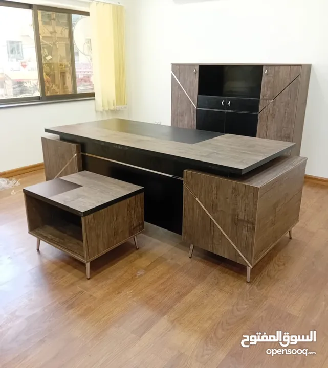 مكتب مميز قياس مترين +جانبية وادراج وطاولة توصيل مجاني داخل عمان والزرقاء