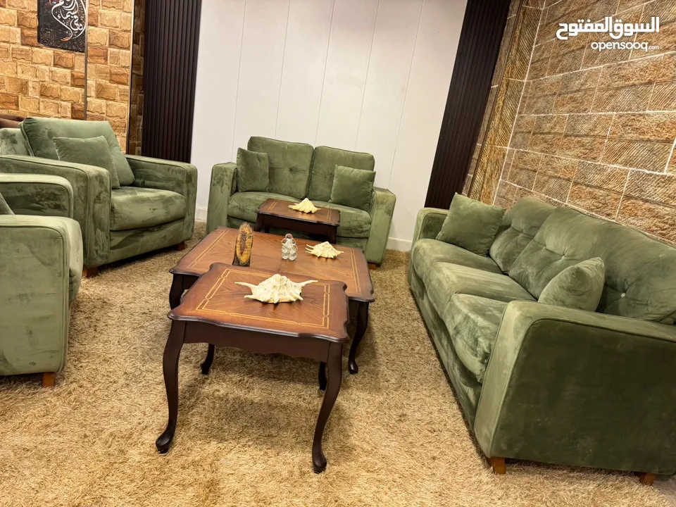 كنب  7   مقاعد خشب سويد دانلوب بوليستر طبي مع 3  طاولات خشبهم زان