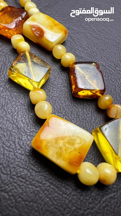 آساور وعقود حجر كهرمان أصلي   Original Amber Baltic