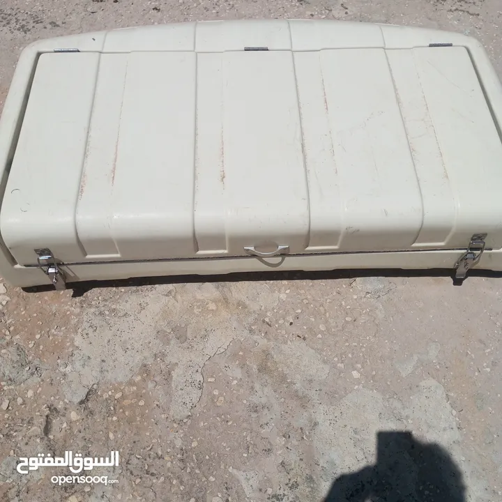 صندوق للتخزين بحاله الوكاله