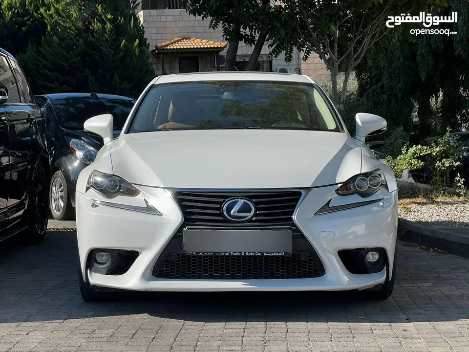 لكزس Lexus IS300h 2016
