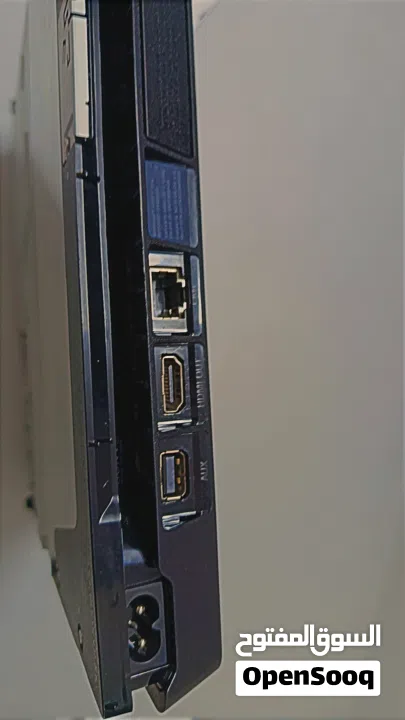 بلايستيشن4 مستعمل بحاله ممتازه جدا معاه يد ولعبة فيفا 19.ولعبة وكراش