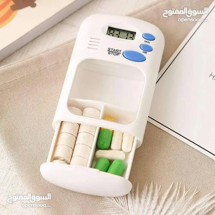 حافظة ادويه  و منظمة الادويه على 5 فترات  لسبع ايام بالاسبوع