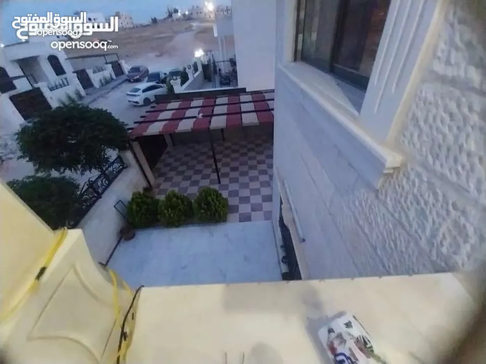 منزل للبيع ثلاث طوابق جديد منطقة البيضاء