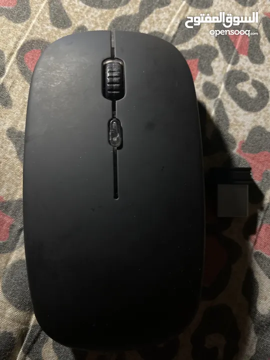 تابلت VIKUSHA  V-Z60 للبيع استعمال خفيف معًا الكرتونه واغراضو وكيبورد وقلم وماوس والكفالة لسا شغاله
