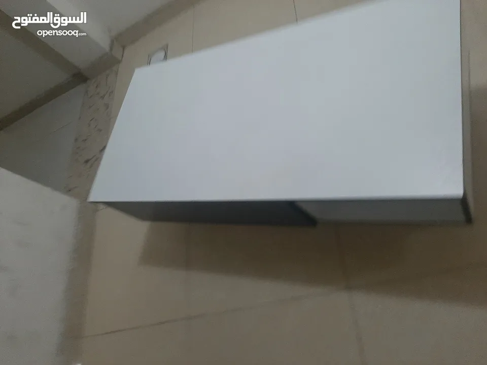 طاولت تلفزيون مستعمله