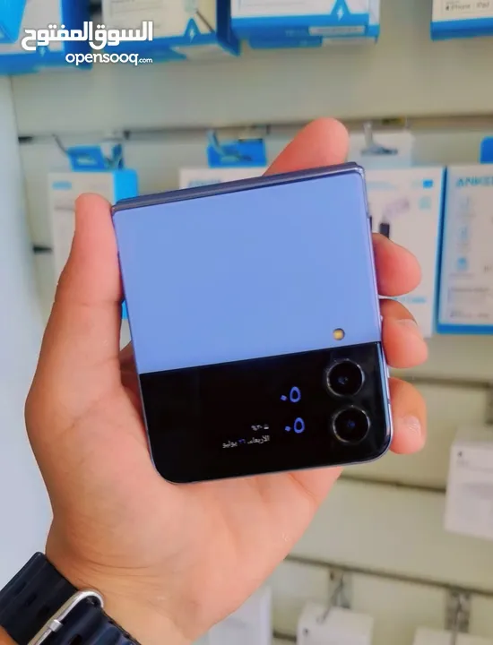 عرض خااص : Samsung Z flip 4 256gb  هاتف نظيف جدا -  - بدون اي شموخ أو مشاكل بحالة الوكالة