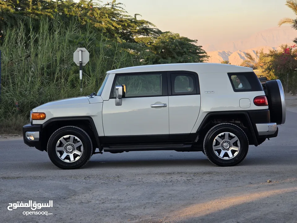 Toyota FJ V6 VXR GCC 2016 Price 86,000 AED