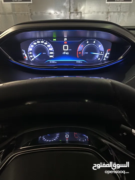 جيب بيجو 3008 اسود للبيع ( بسبب السفر)