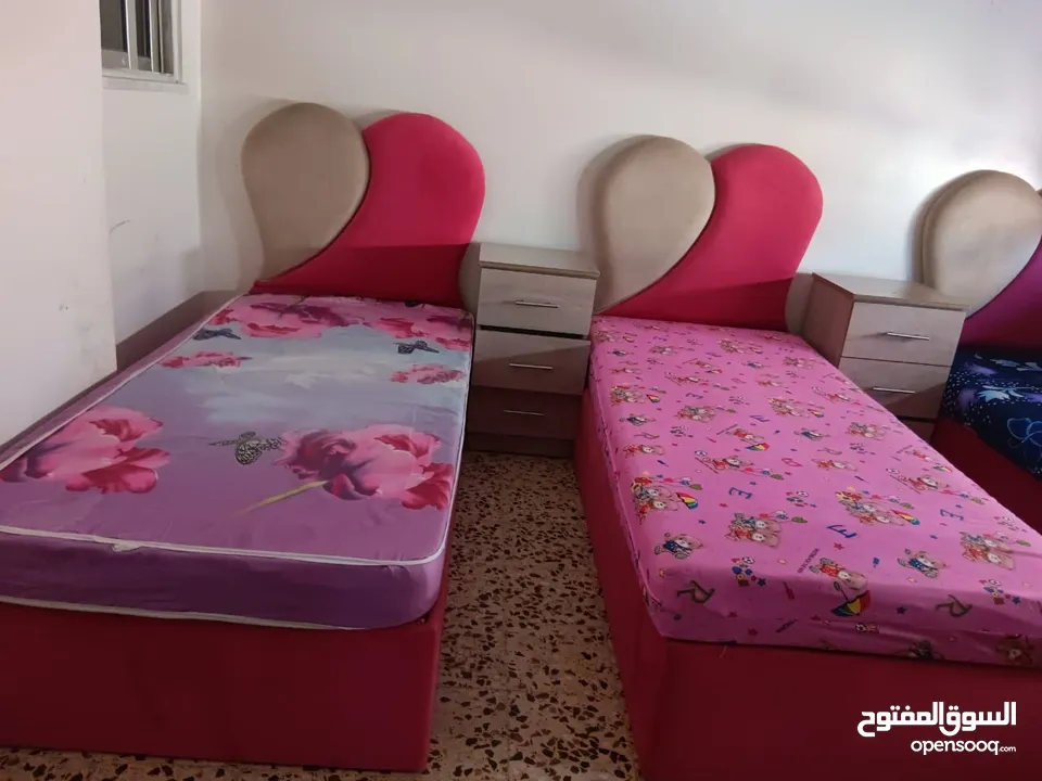 ثلاثة تخوت مفرد بنظام صندوق لتخزين الصندوق كبير مع كمدينة عدد اثنتان مع الفرشات