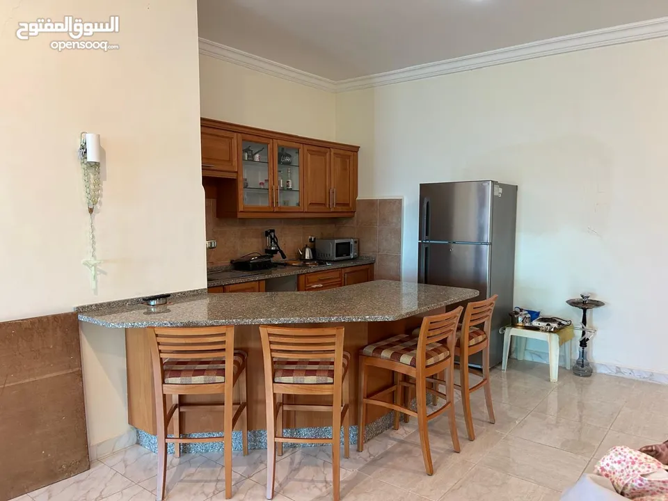 مزرعة للبيع   بأجمل  مناطق الصبيحي (ميسرة) على قمة الجبل ذو اطلالة خلابة
