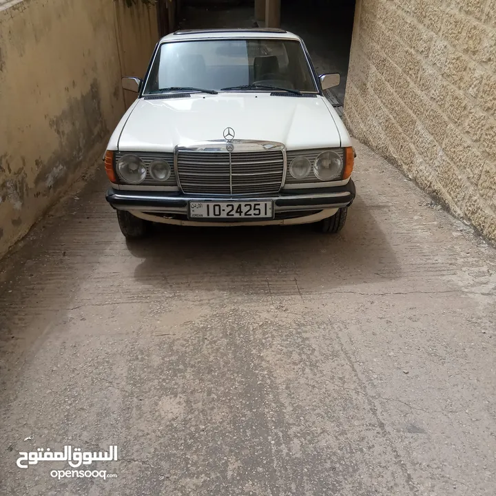 مرسيدس e200 لف (التواصل على الرقم الموجود داخل الاعلان فقط )