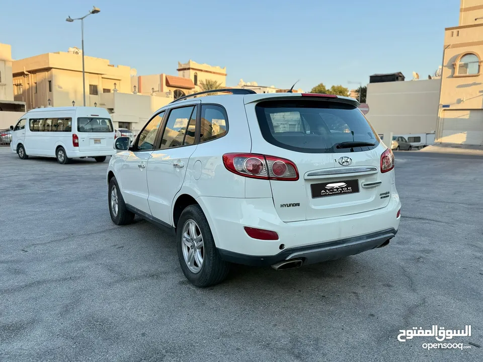 FOR SALE Hyundai Santa Fe Model: 2012