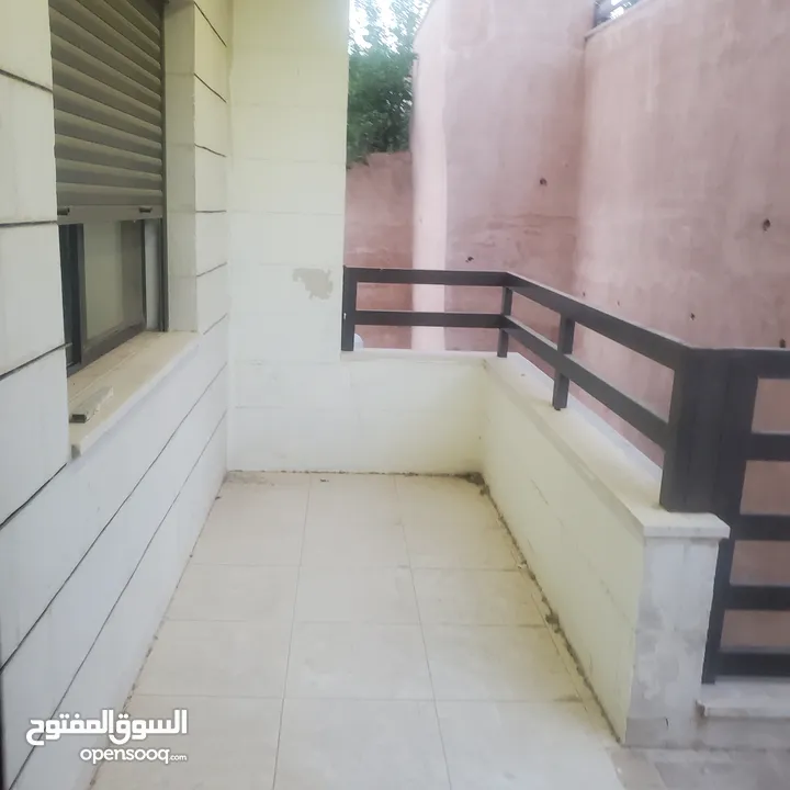 3 شقق باقي من المشروع السلط منطقة اسكان المهندسين شقق سوبر ديلوكس شبه ارضي موقع ممتاز أبراج البلقأ