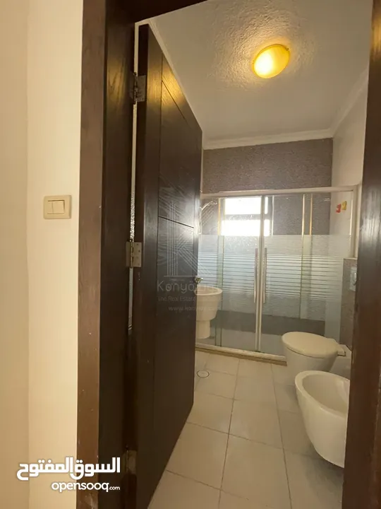 شقة فاخرة للبيع في دير غبار