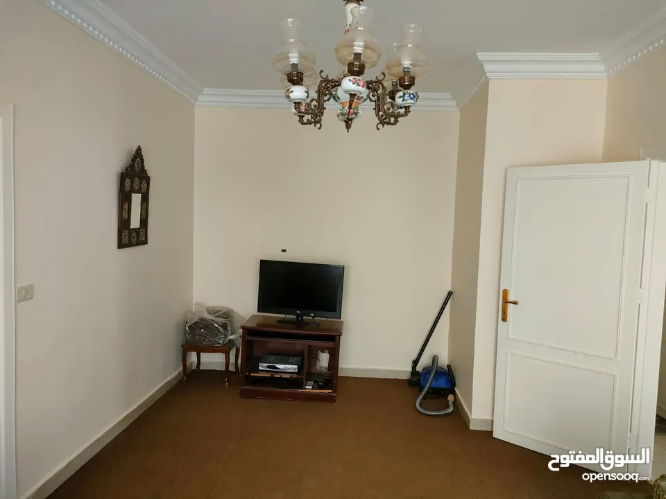 Furnished Shmeisani flat for rent