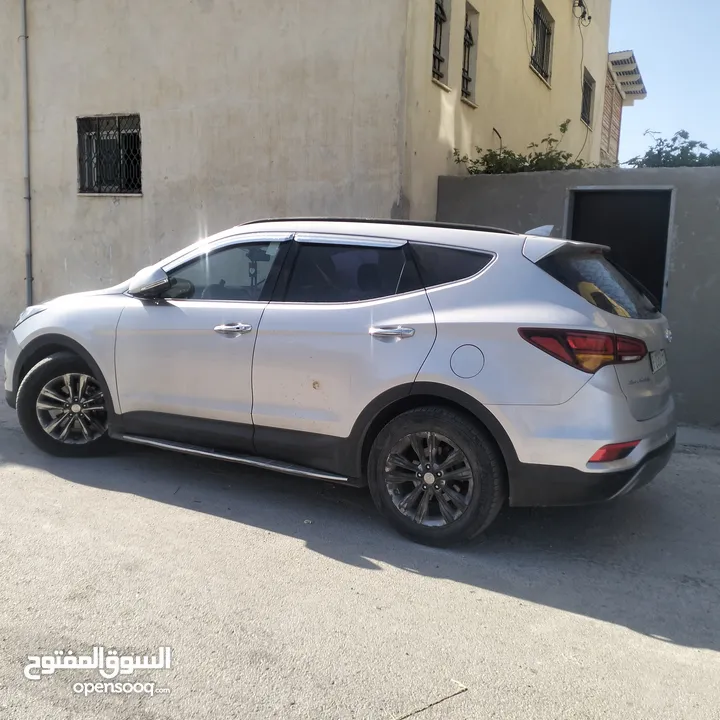 بيع سيارة جيب سنتافي