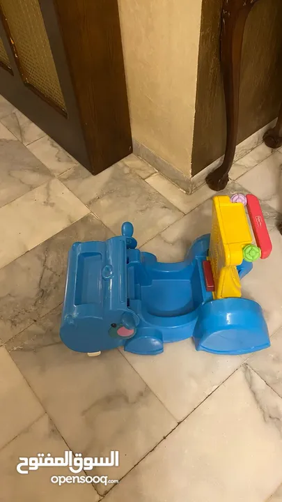 مشايه وسياره للاطفال ب 10دنانير
