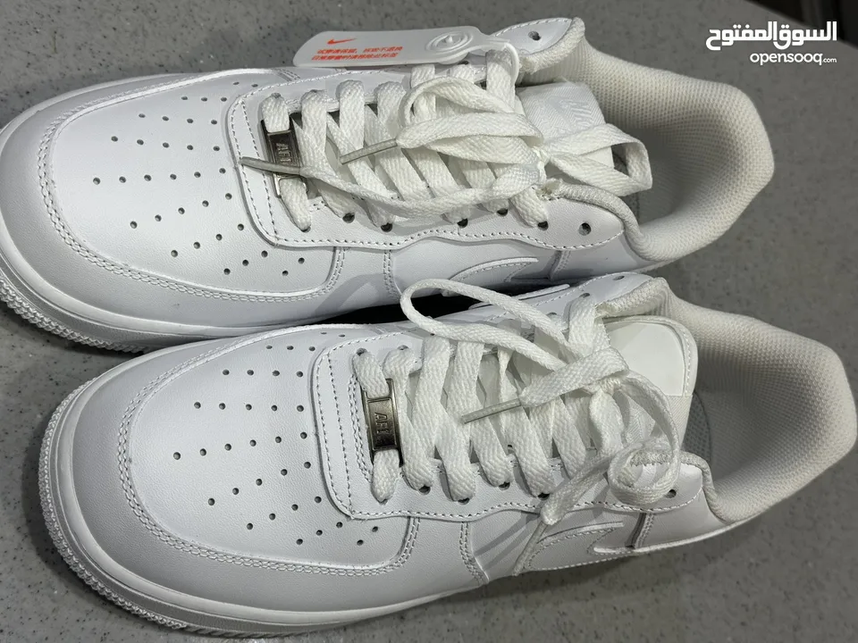 حذاء Nike Air Force 1 أبيض جديد – مقاس 43