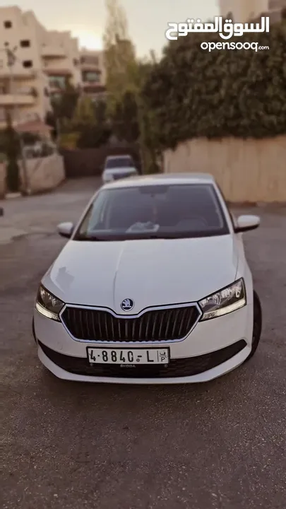 سكودا فابيا ترخيص تامين لا شهر 4  السياره اقتصاديه جدا عدداد قليل لا صيانه  كوشوك جديد من شهر مركب