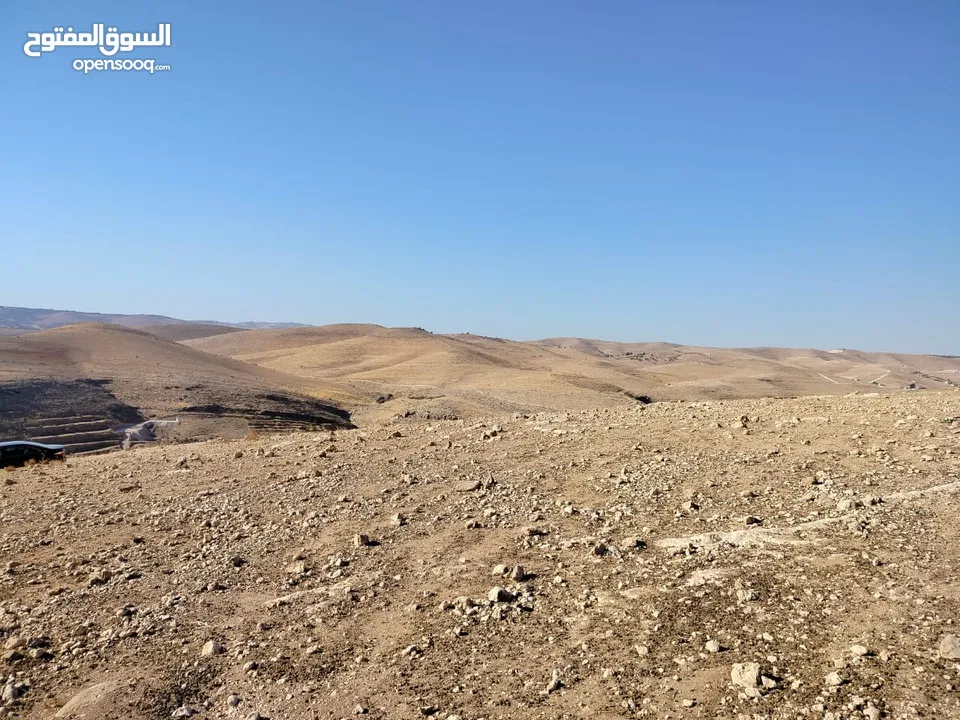 قطعة ارض 3دونمات ونصف فقط  مطلة ومرتفعه واصل جميع خدمات شرق جرش دحل
