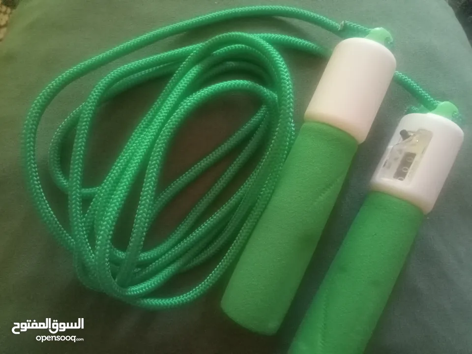 بوكس ملاكمه جديد من شركهEVERLAST و بيجي معاه هدايا  و شنكل وهو مناسب لل اعمار 9,35 وقوي جدا السعر 35
