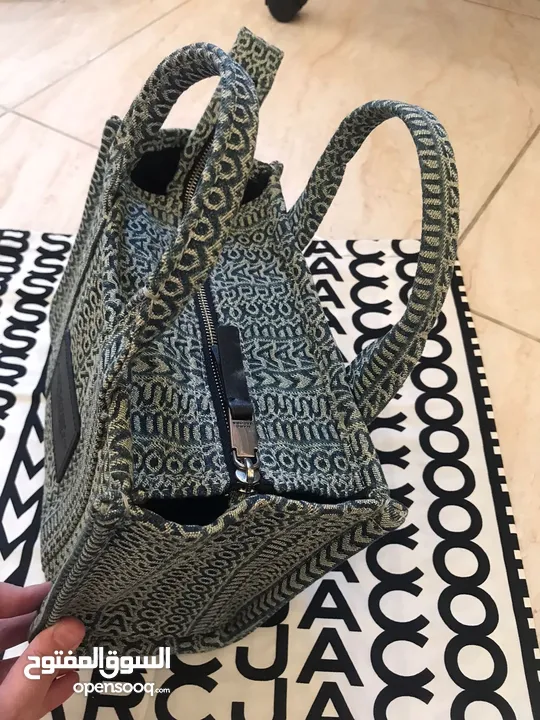 حقيبة توتي من ماركس جايكوبس أصليه جديده.Marc Jacobs Tote bag The Washed Monogram Crossbody