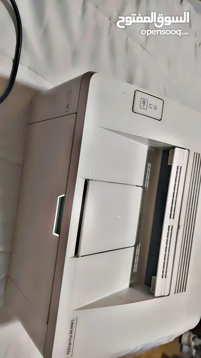 طابعة hp ليزر اسود  للبيع استعمال خفيف
