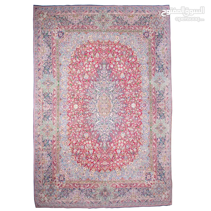 سجادة عتيقة و سجاد قديمة ایرانیة مصنوعة يدويا Antique and old Persian handmade carpet