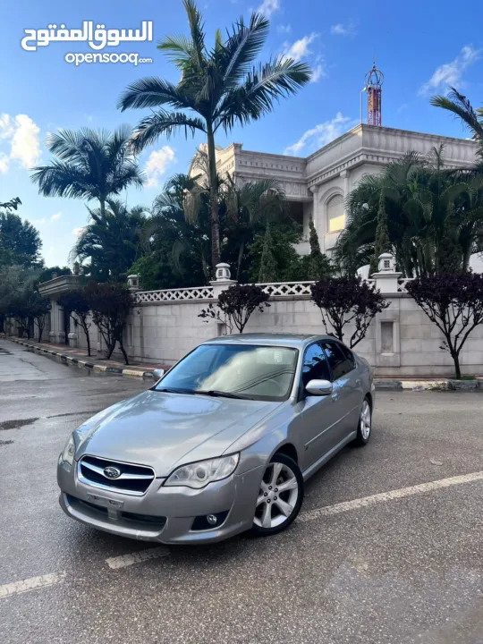 سوبارو بي فور مميزه