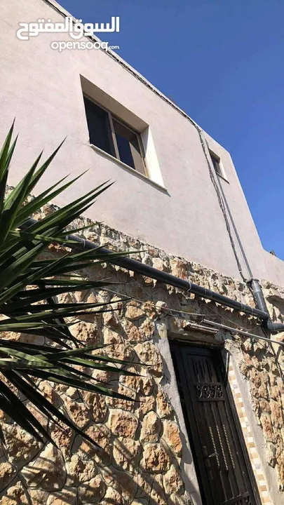 بيت طابقين مستقل