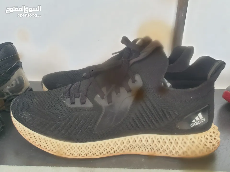 احذية مستعملة