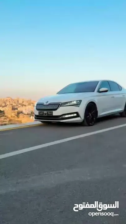 سكودا سوبير ب بلج ان هايبرد