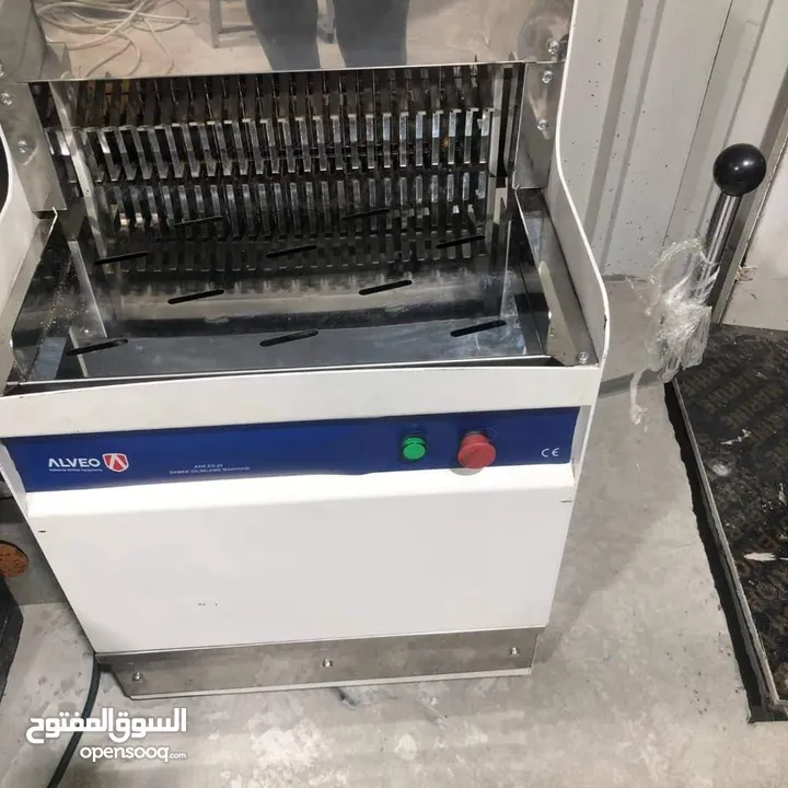 معدات مطاعم للبيع بسعر مناسب