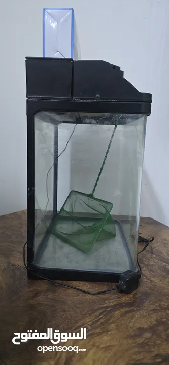 Fish Tank with water filter Used and Clean. Filter working condition..