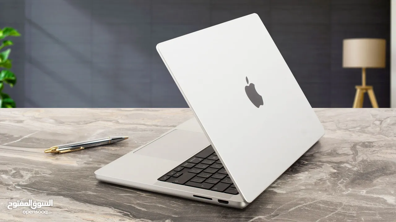 Macbook pro M3 pro  14 inch