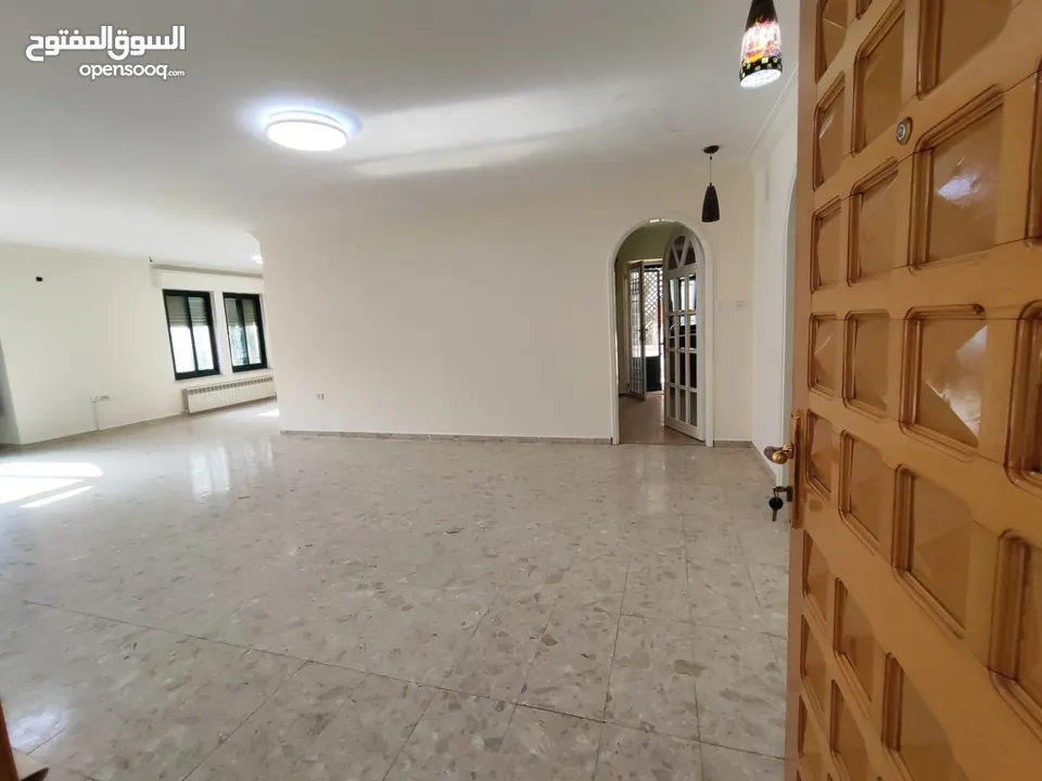 شقة غير مفروشة للإيجار – الطيرة  شارع روما – تصميم فاخر وراحة لا مثيل لها