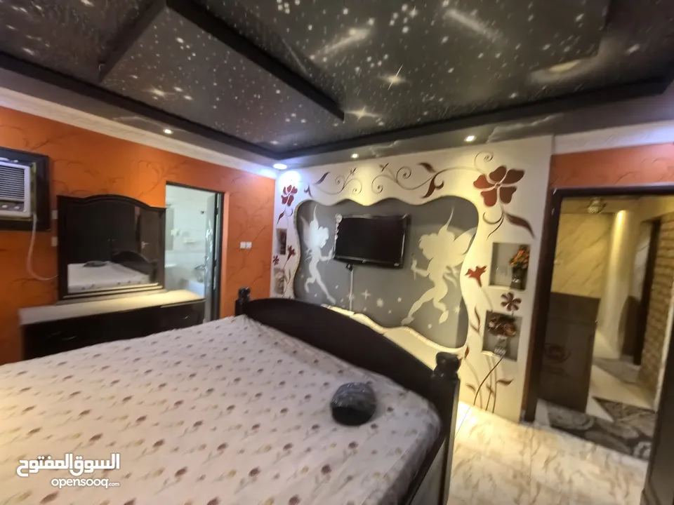 للبيع شقة سكنية سكنية اطلالة بحرية في الطابق الرابع منطقه ام الحصم