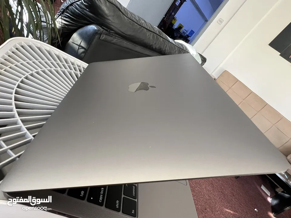 استعمال بسيط apple mac pro (i5- 1T) 2019