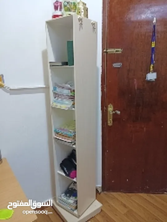 long narrow rotateable shelf with mirror