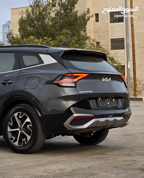 كيا سبورتاج هايبرد 2023 - فل كامل مع بانوراما - غرفة مميزه - عداد قليل اصلي - إمكانية التقسيط.