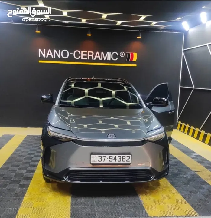 - Toyota bZ4X 2023  كهربائية بالكامل  فئة Long Range Pro  دفع أمامي