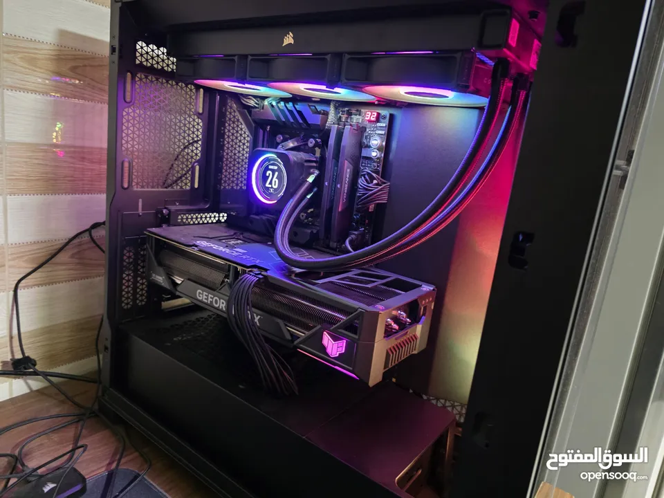 كومبيوتر بموصفات عالية 9800x3d +RTX 4090 بحالة ممتازة جدا
