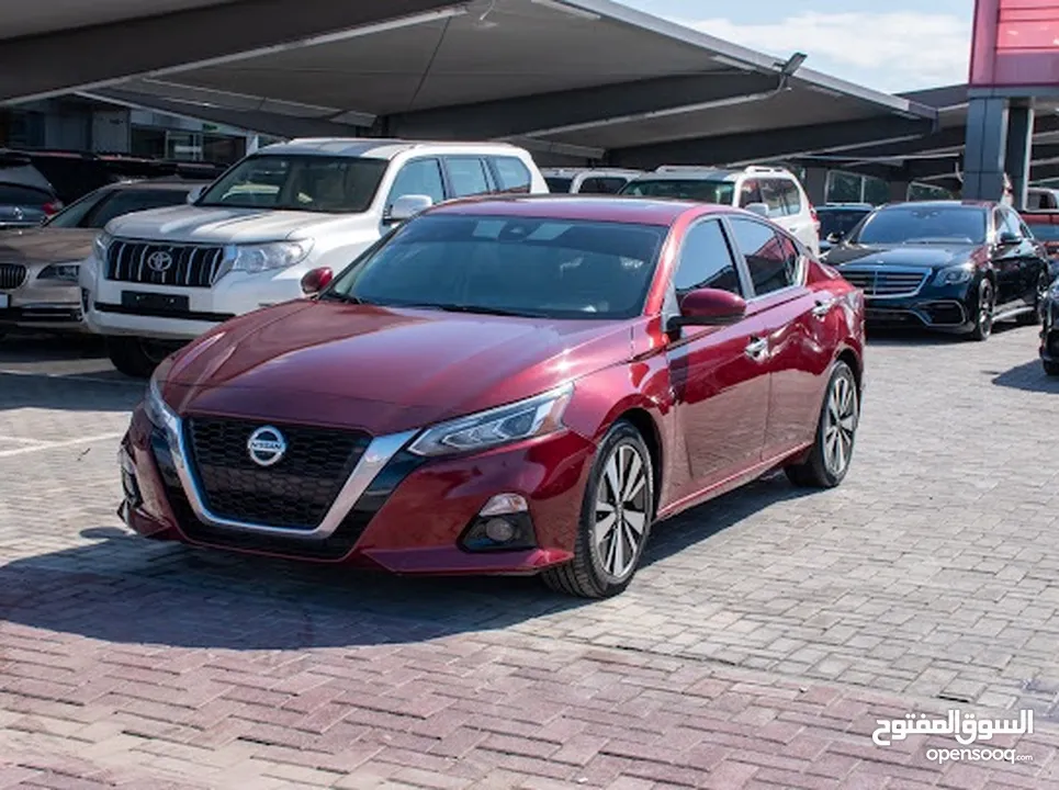 Nissan Altima 2019 very clean